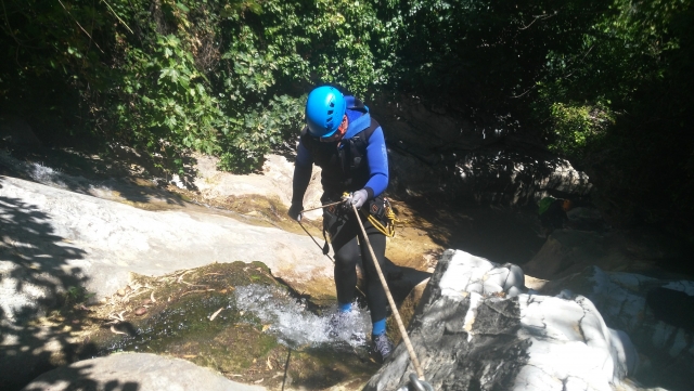  rappelling 