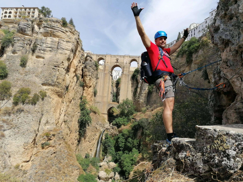  Supere os obstáculos de uma via ferrata 