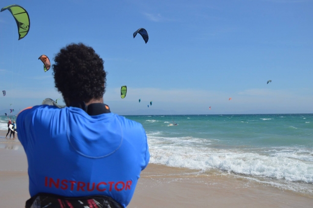 Aprende sobre kitesurf en Tarifa