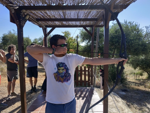  Praticar tiro com arco 
