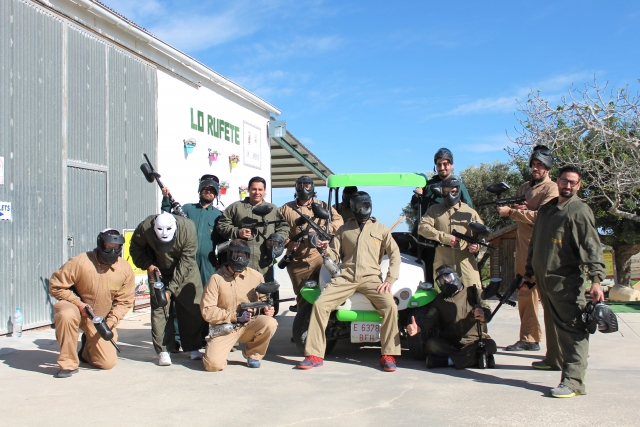 Preparados para la batalla de paintball