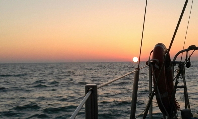  Coucher de soleil depuis le voilier 