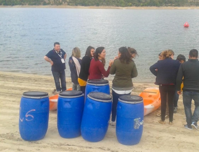 Construir balsas con bidones