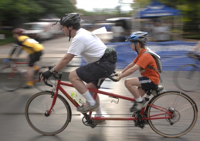  Vélo avec père et fils
