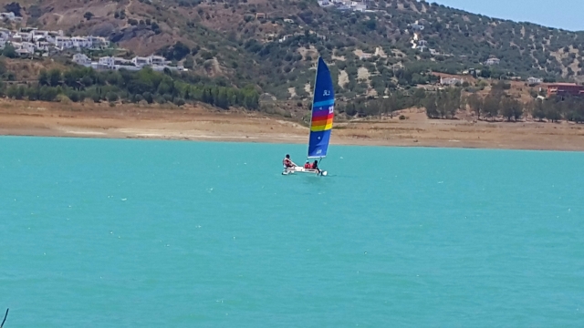 Navega en aguas cristalinas