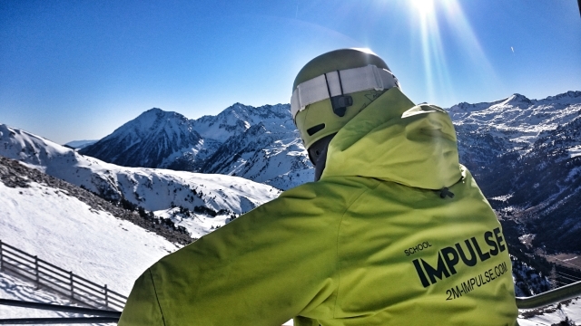 Sciare in una giornata di sole
