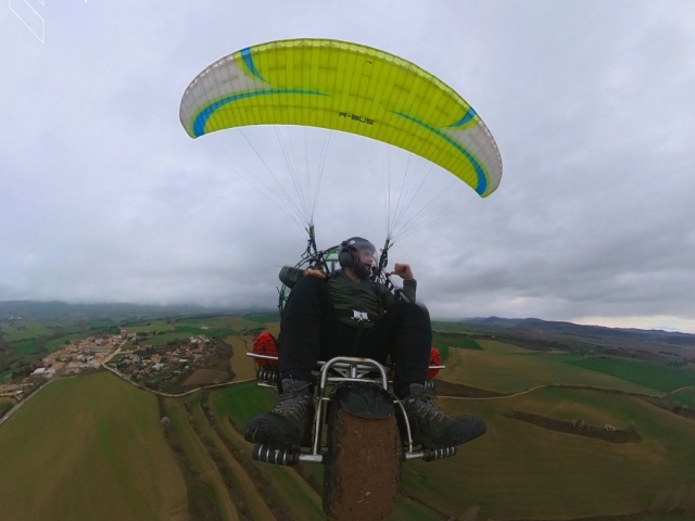  Paragliding departure with a motor 