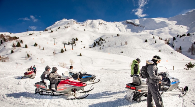 Partiendo con las motos de nieve