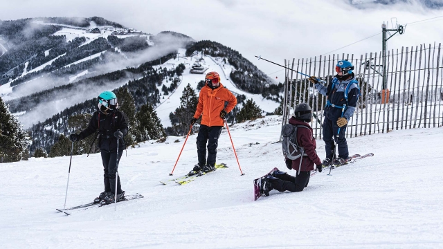  Skiing in Vallnord 