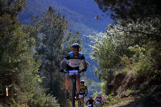  Subir a colina de bicicleta 