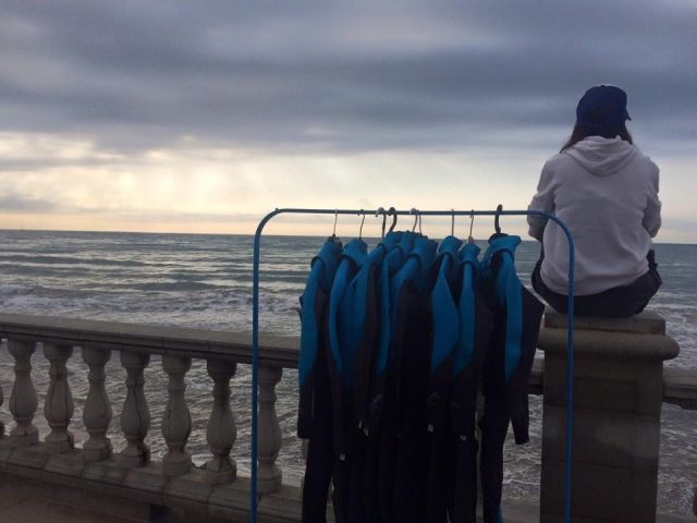  Observer les vagues avant de sortir surfer 