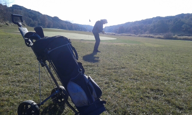 Jugando al golf