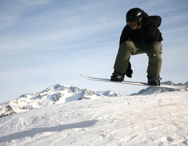 Practicando snowboard