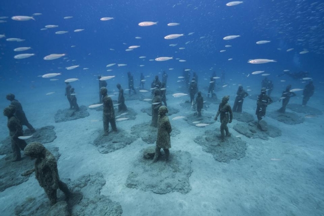  Skulpturen unter dem Meer 