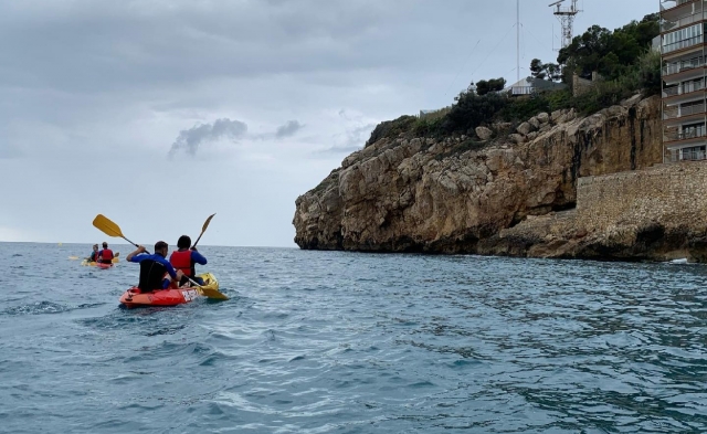  Découvrez les falaises du Cap Salou en kayak 