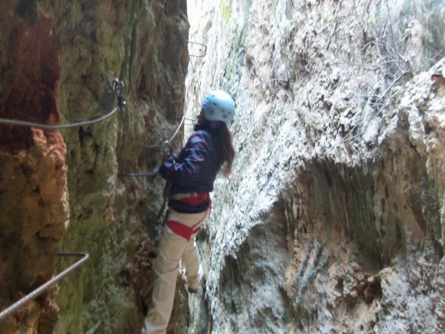 Entrando por la ferrata de Benalauria