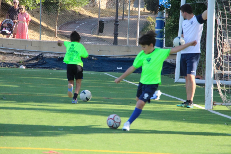 Campamento de fútbol para niños