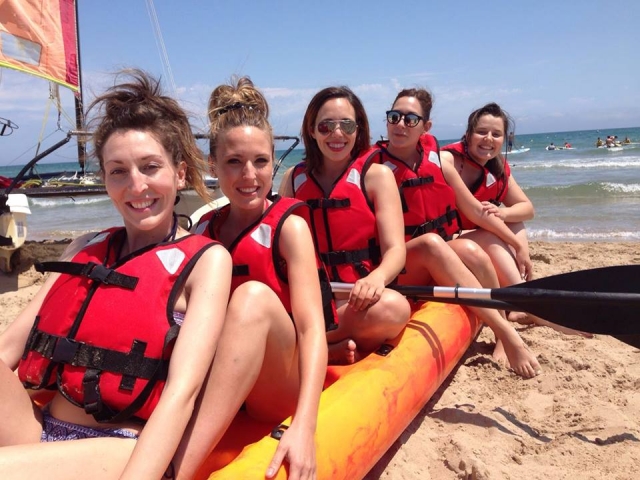  Sposa con gli amici in kayak 