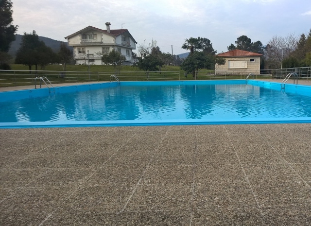  Schwimmbad im Camp-Hotel 