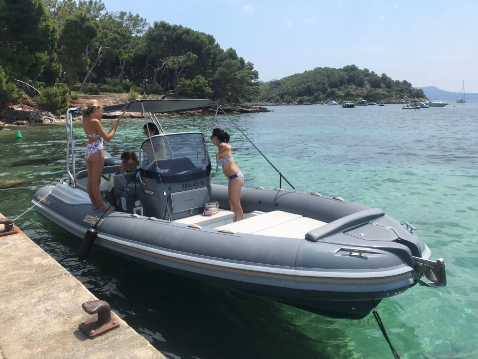  boat ride for 4 hours 