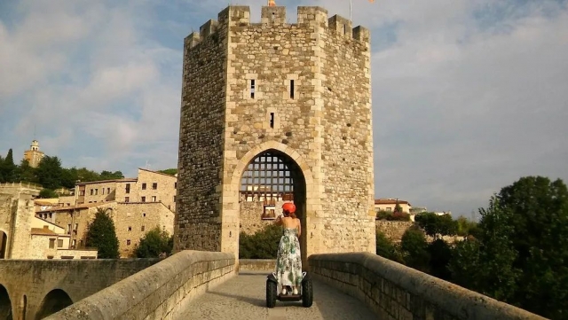 Tour en segway por la villa de Besalú, 1 hora