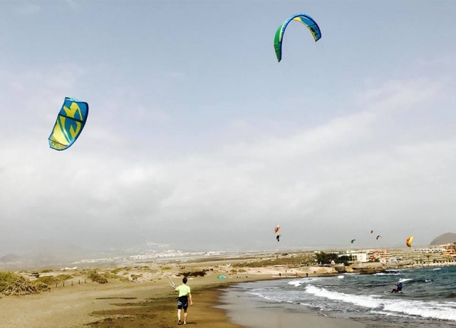 Cometas en las playas de Tenerife