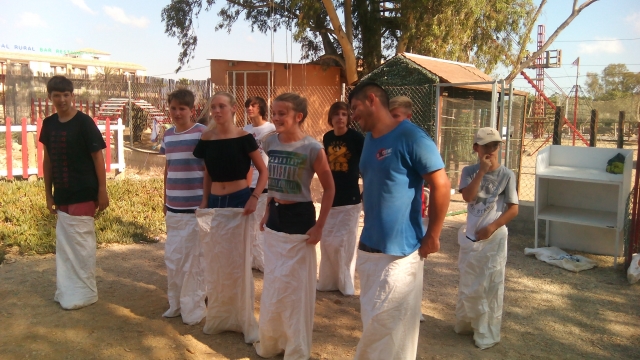 Juegos y talles en el campamento
