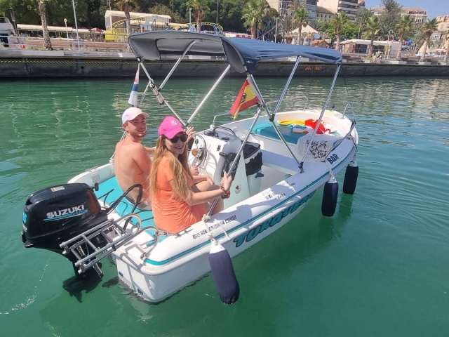 Navegar en barco en Alicante