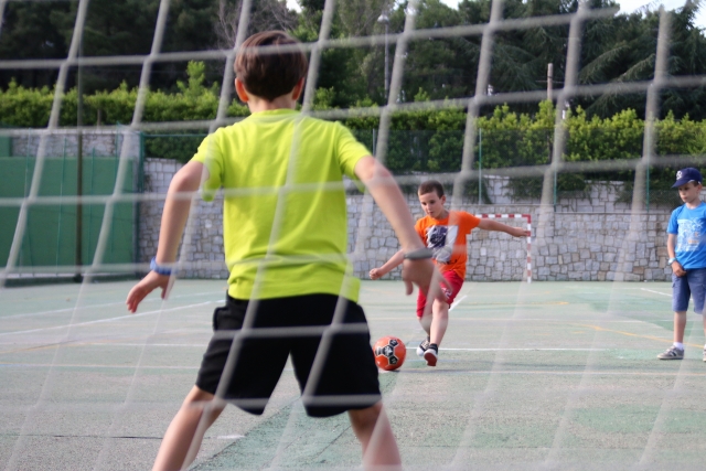  Fußball spielen 