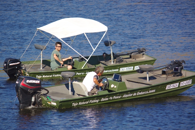 The boat does not need a license 