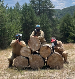 Paintball en los Montes Universales, 100 bolas