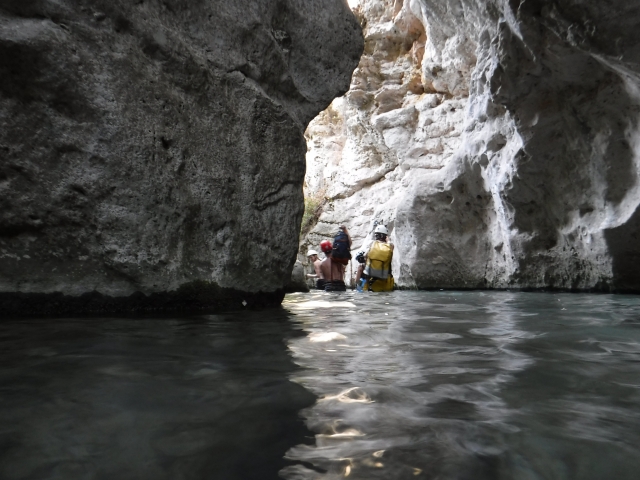  中等难度峡谷 
