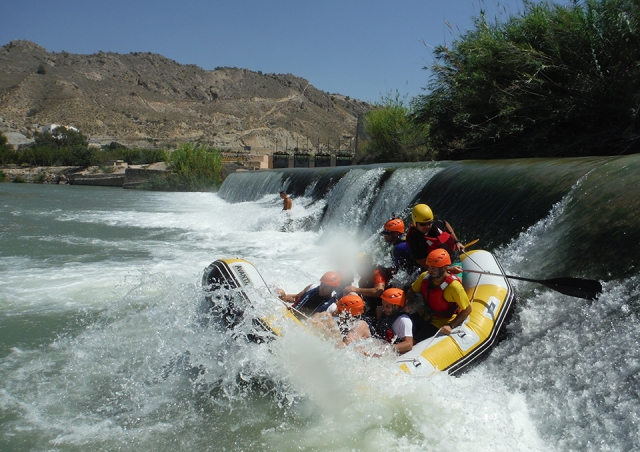  Rafting pela barragem 