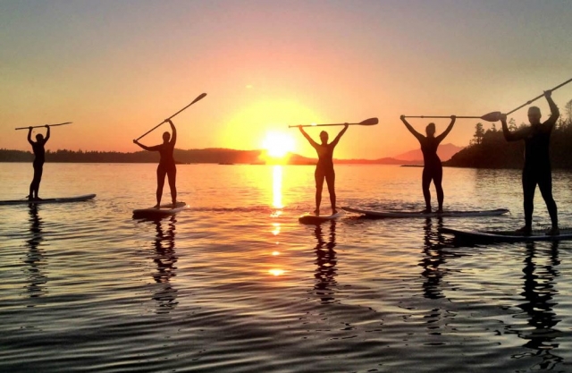  Paddle surf ao pôr do sol para despedidas de solteiro