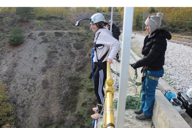  Préparé avec le matériel et la caméra pour faire le saut