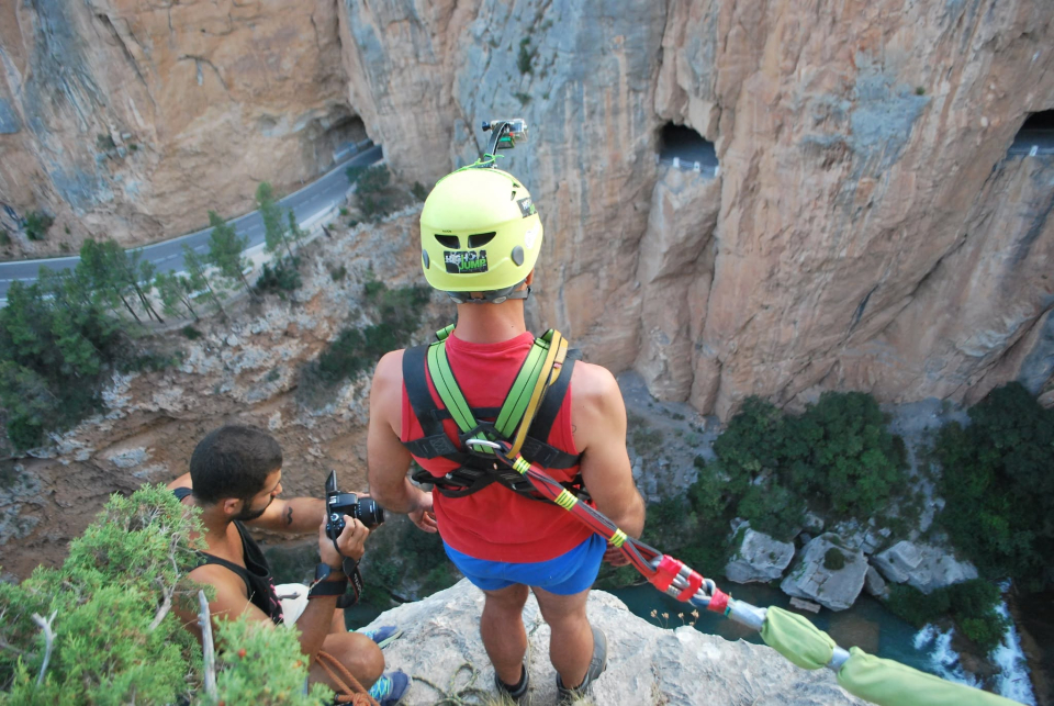 Saltando desde el puente de Buitrago