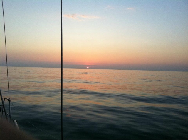 Navegando al atardecer