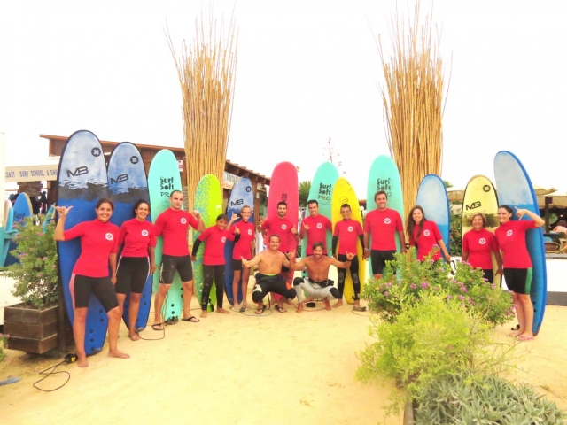  Alle mit Surfbrettern 