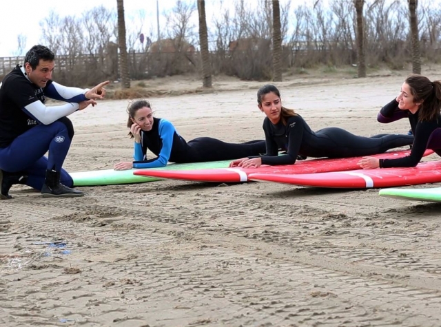  Lying on the surfboards