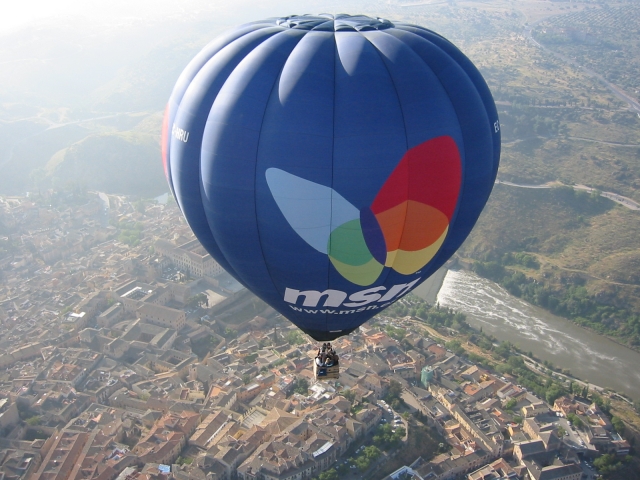  Large hot air balloon 