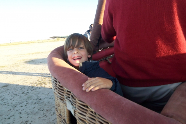  Family balloon ride 