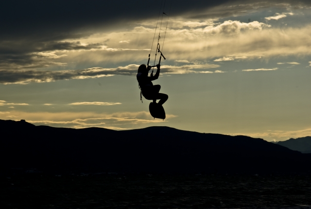 Volando con kitesurf