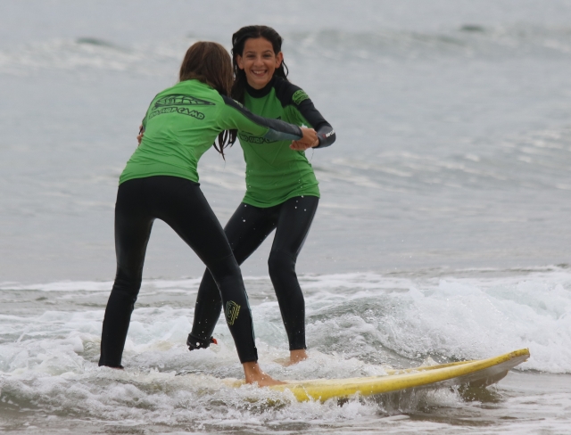  Surf for school groups 
