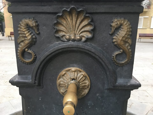  海马喷泉