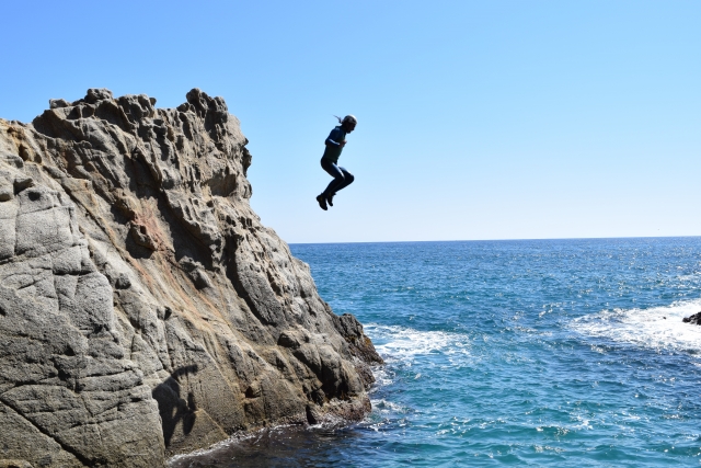  Coasteering 