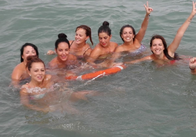 Fare il bagno in mare 