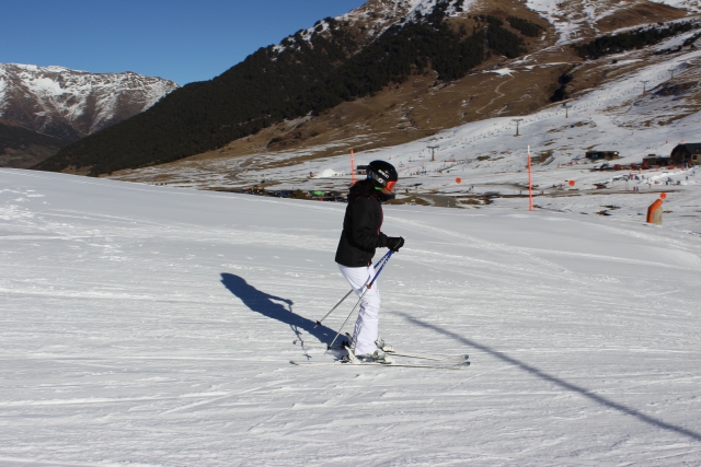  Baqueira family skiing 