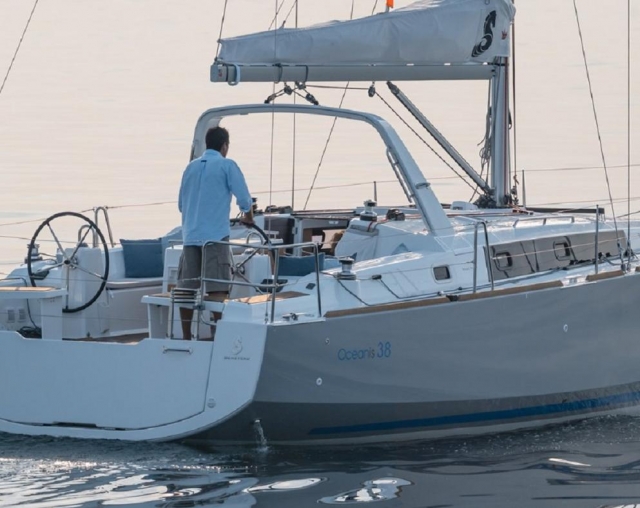  Navigation sur Beneteau Oceanis 38 