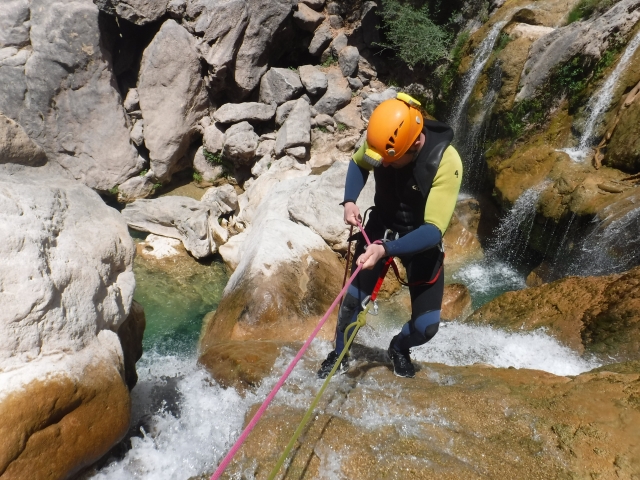 Rappel in the stream 
