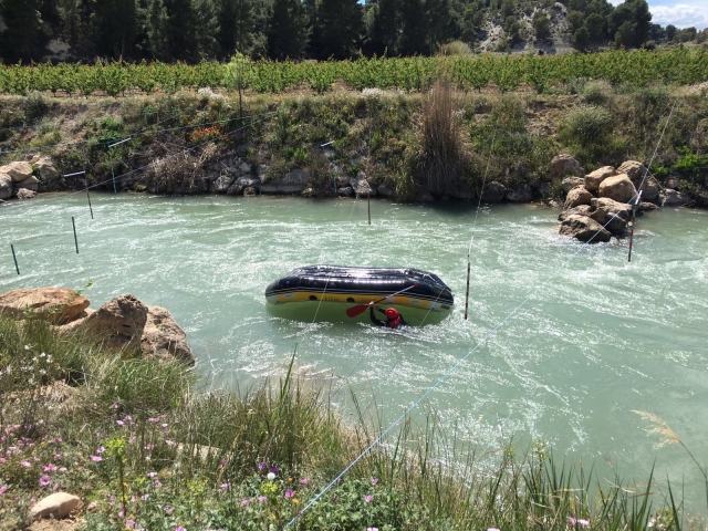  Rafting dans Menjú 